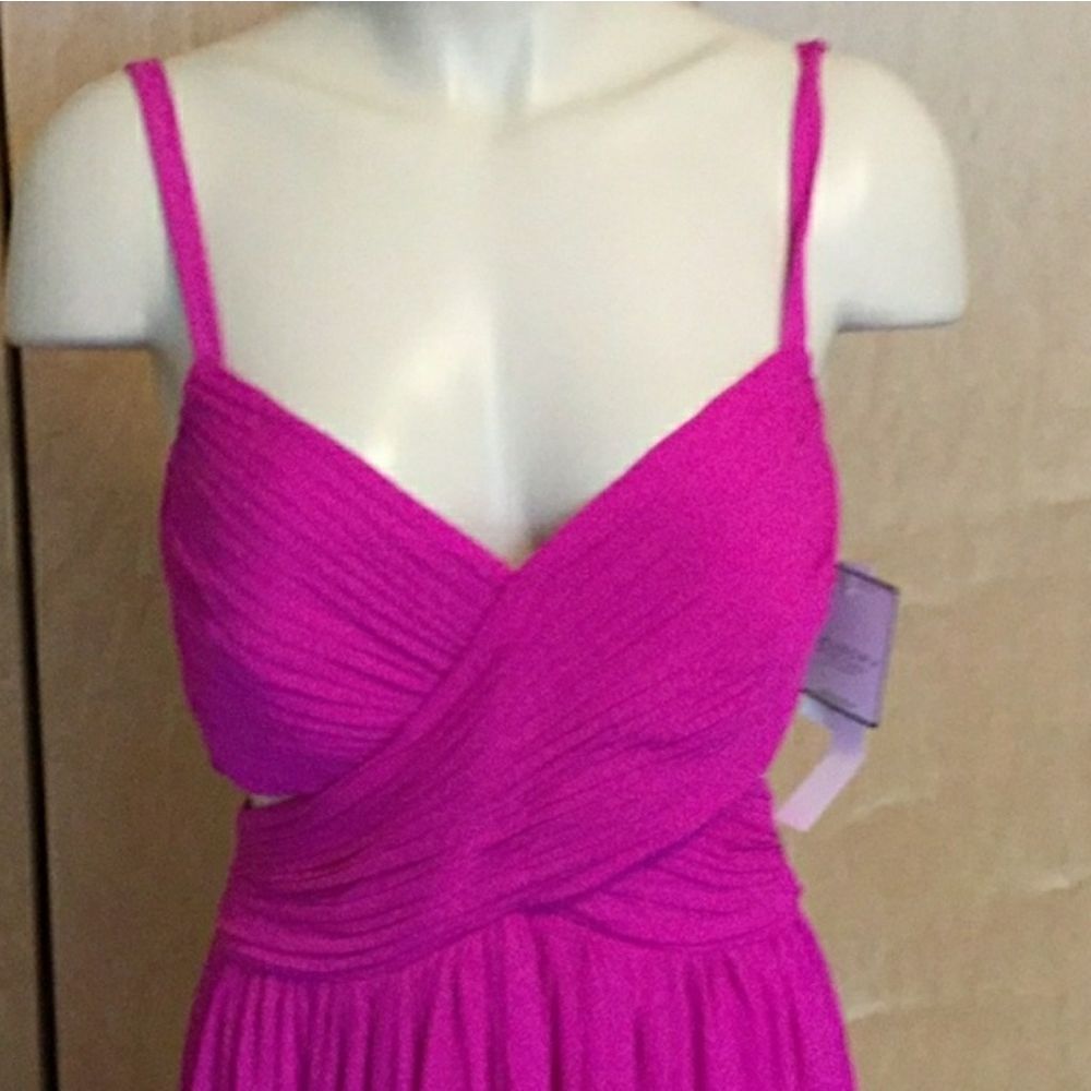 Laundry by Shelli Segal Criss Cross Pleated Gown - Picture 2 of 7